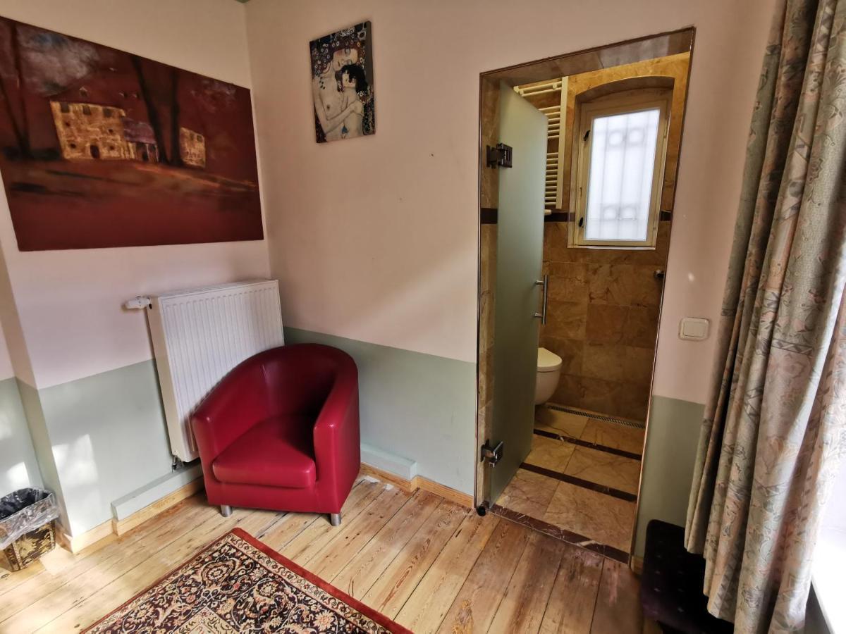 Hummel Hostel - Historische Stadtvilla Mit Garten 바이마르 외부 사진