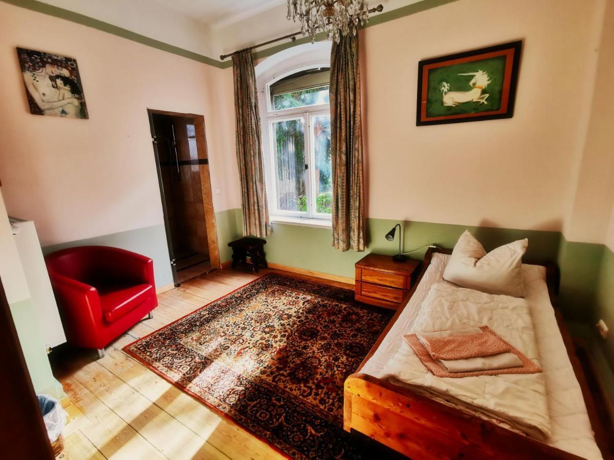 Hummel Hostel - Historische Stadtvilla Mit Garten 바이마르 외부 사진