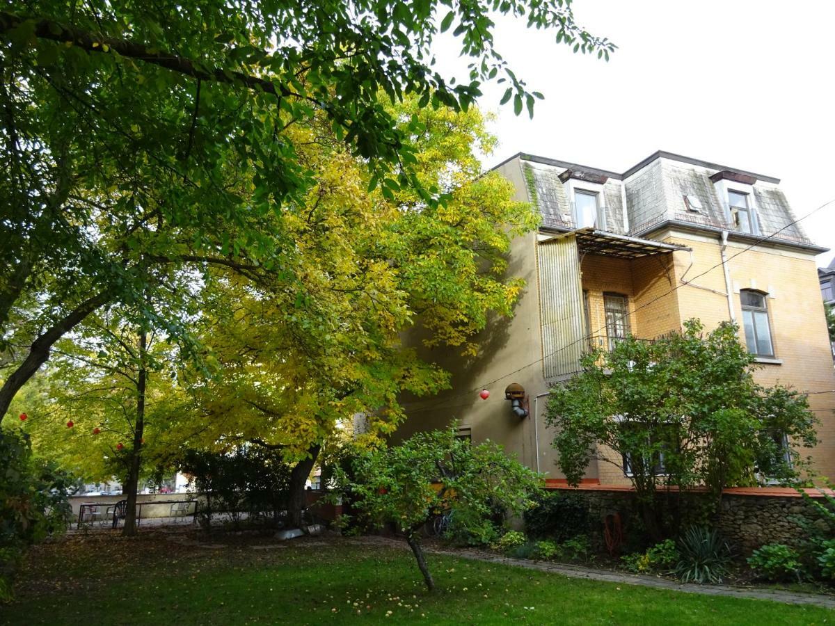 Hummel Hostel - Historische Stadtvilla Mit Garten 바이마르 외부 사진