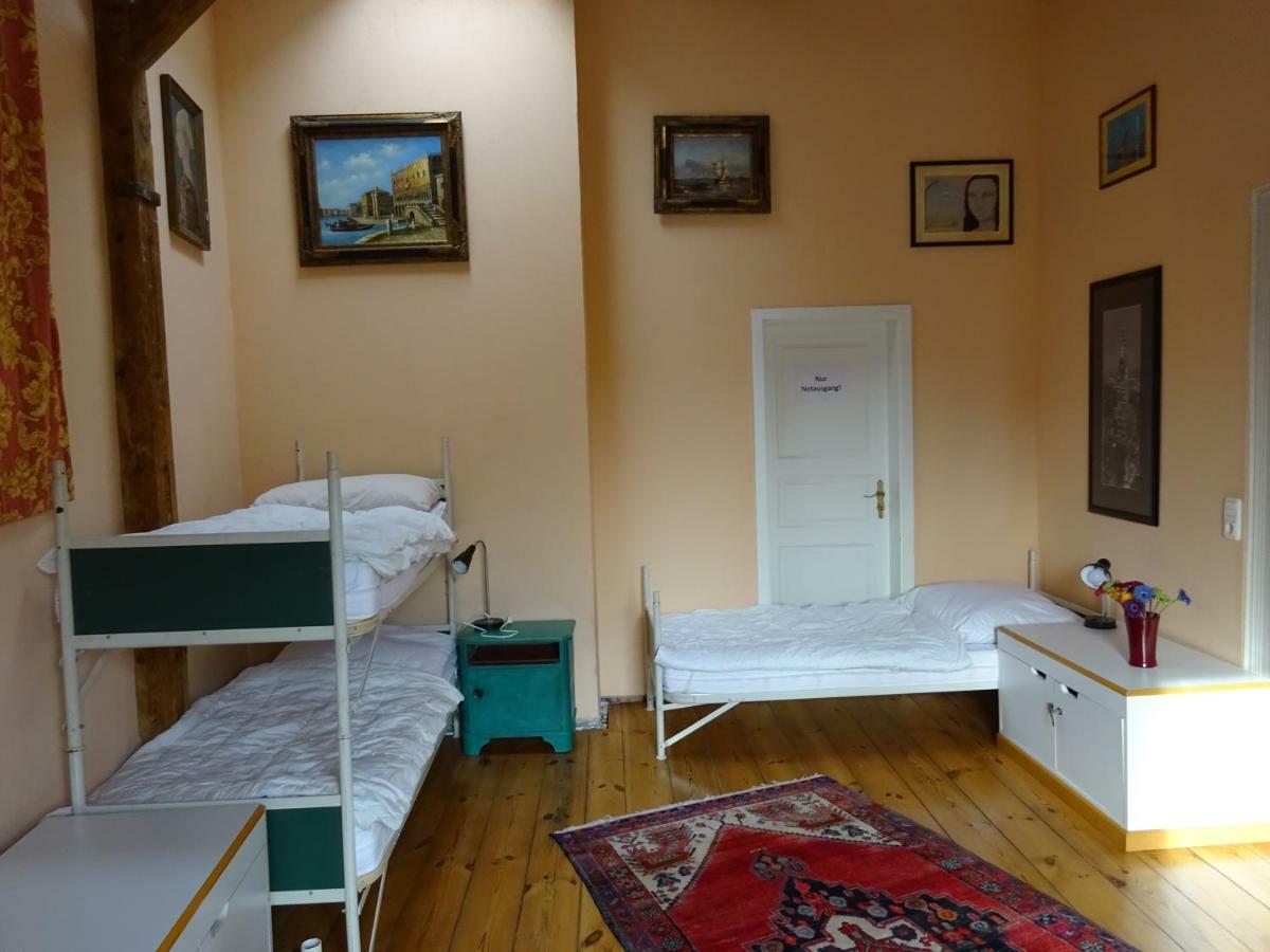 Hummel Hostel - Historische Stadtvilla Mit Garten 바이마르 외부 사진