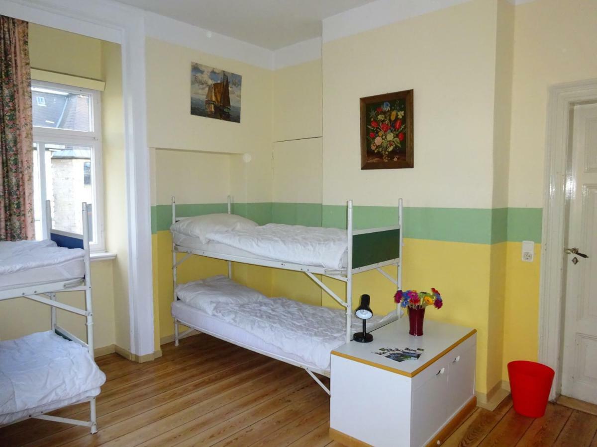 Hummel Hostel - Historische Stadtvilla Mit Garten 바이마르 외부 사진
